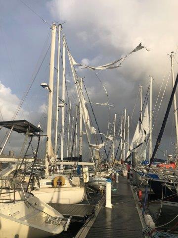 Arrivée sur le ponton près du bateau
